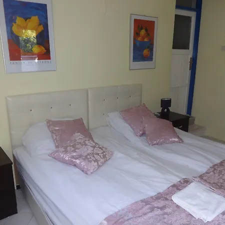 Kuecuek Denizkizi Hotel